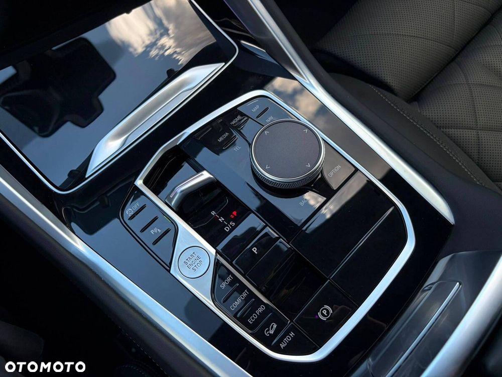 BMW X6 xDrive40d mHEV - 29