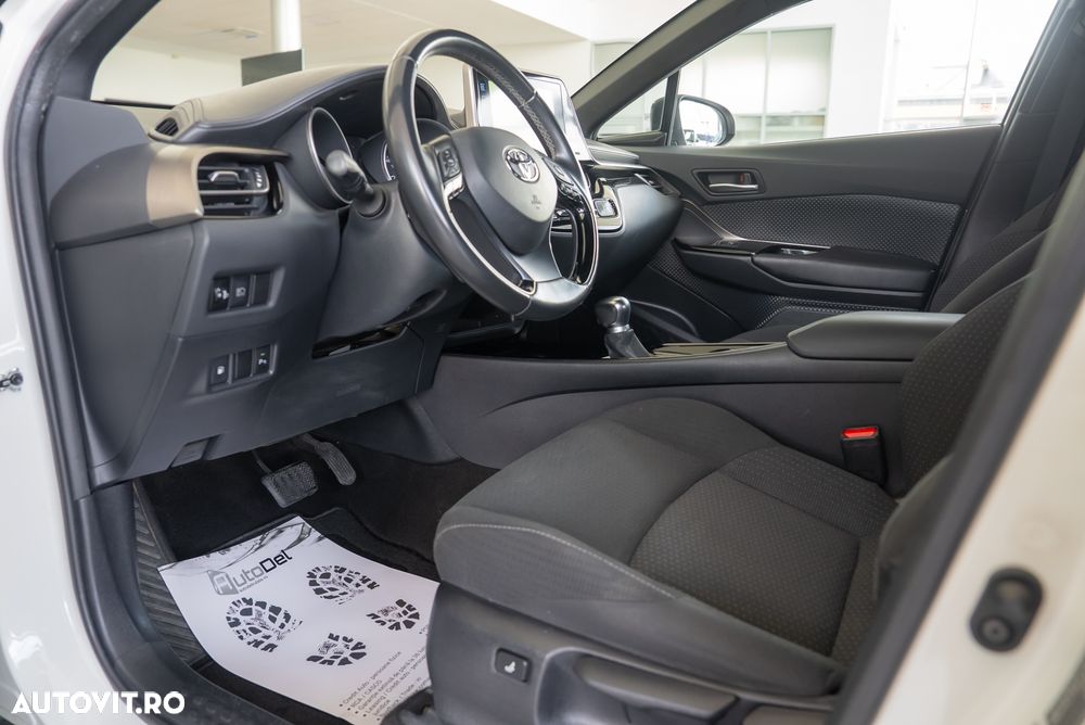 Toyota C-HR 1.8 HSD 4x2 CVT C-ult - 18