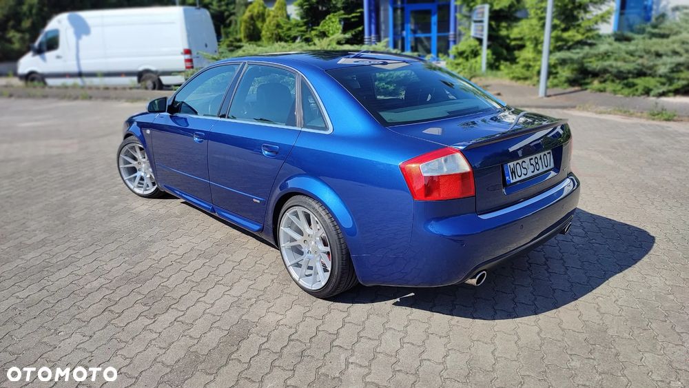 Audi A4 Limousine - 9