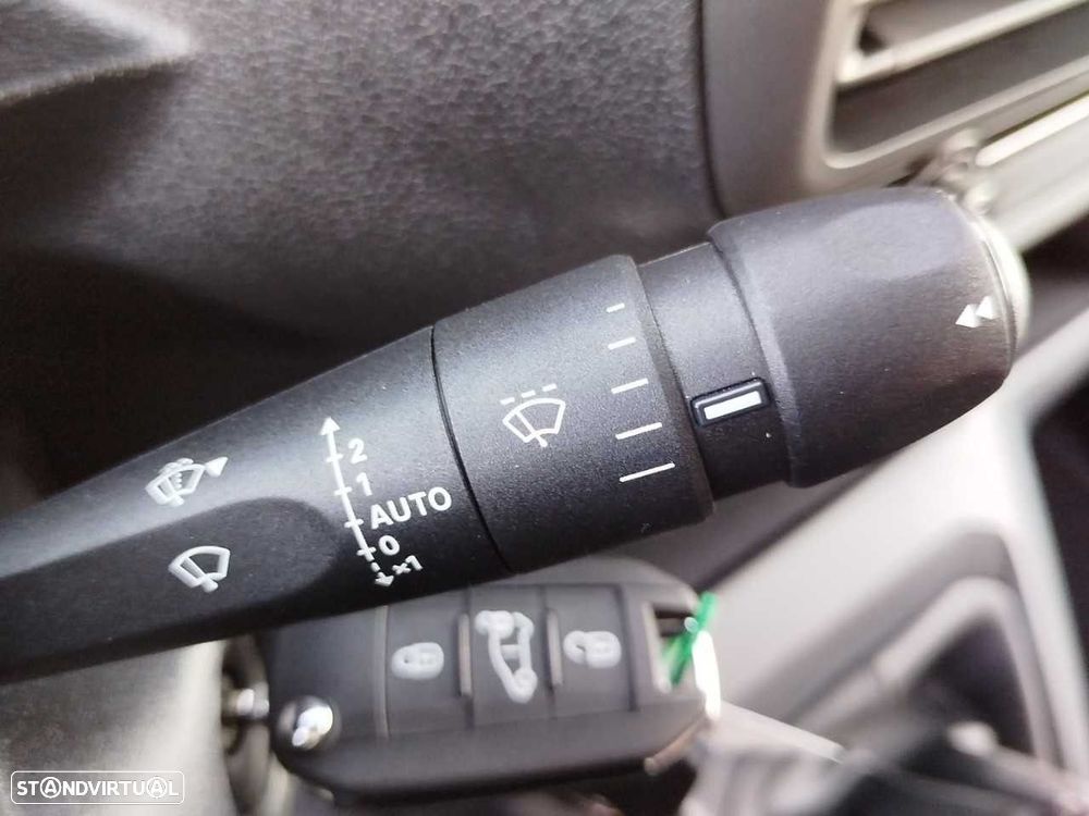 Opel Vivaro Outro - 17
