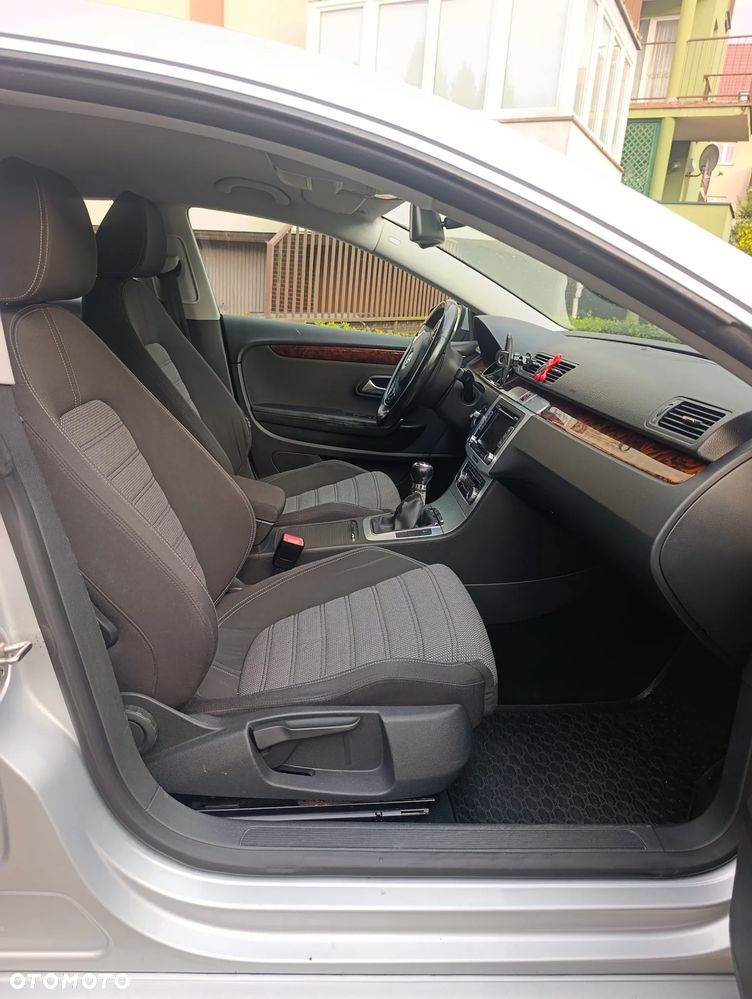 Volkswagen Passat - 9