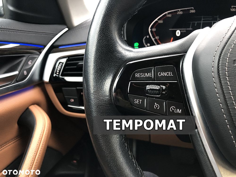 BMW Seria 5 520i GPF Luxury Line sport - 17