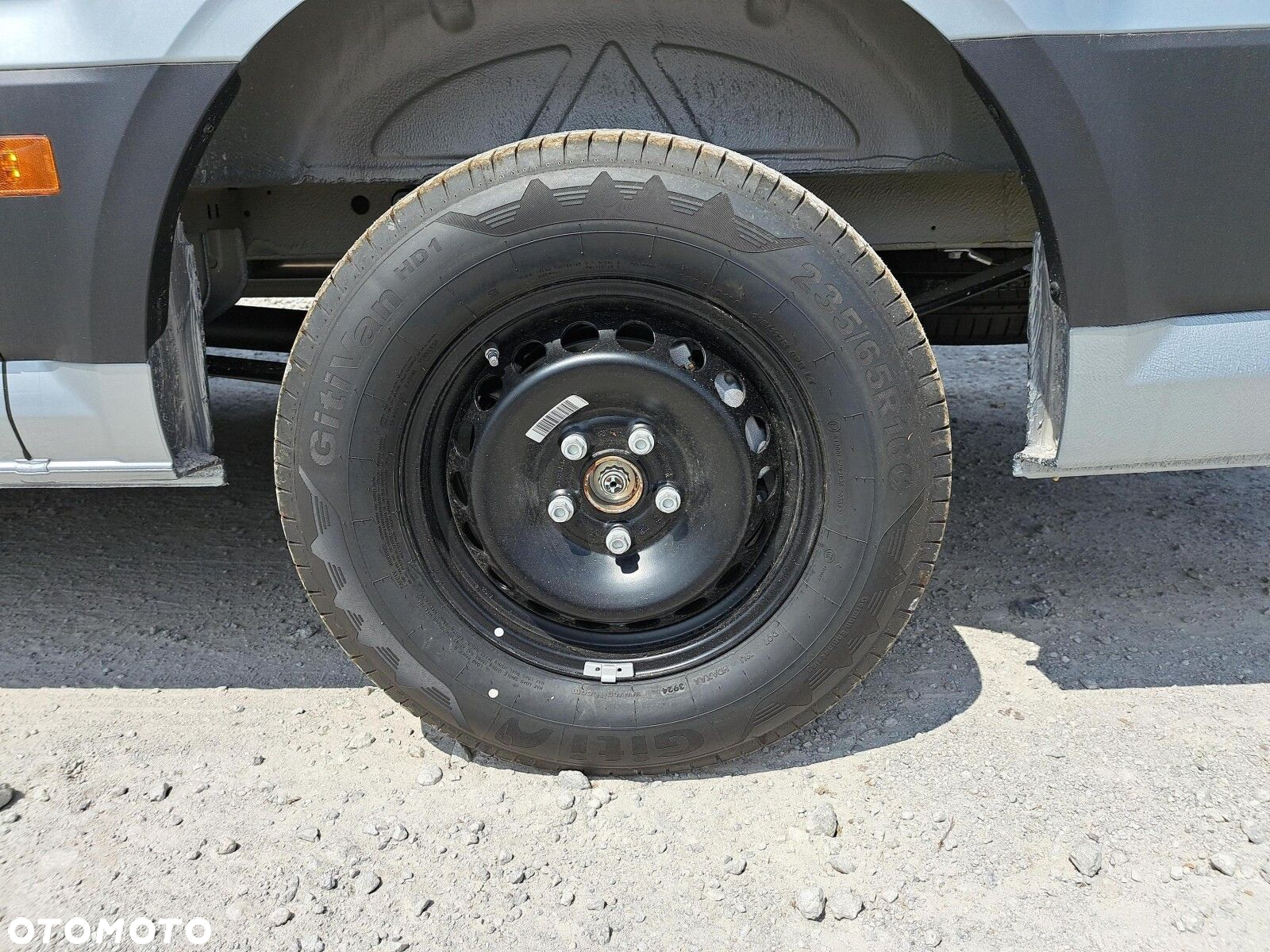 Volkswagen Crafter 35 Furgon z wysokim dachem silnik: 2,0 l EU6 SCR 177 KM / skrzynia biegów: 4MOTION automatyczna 8-biegowa rozstaw osi: 3640 mm - 18