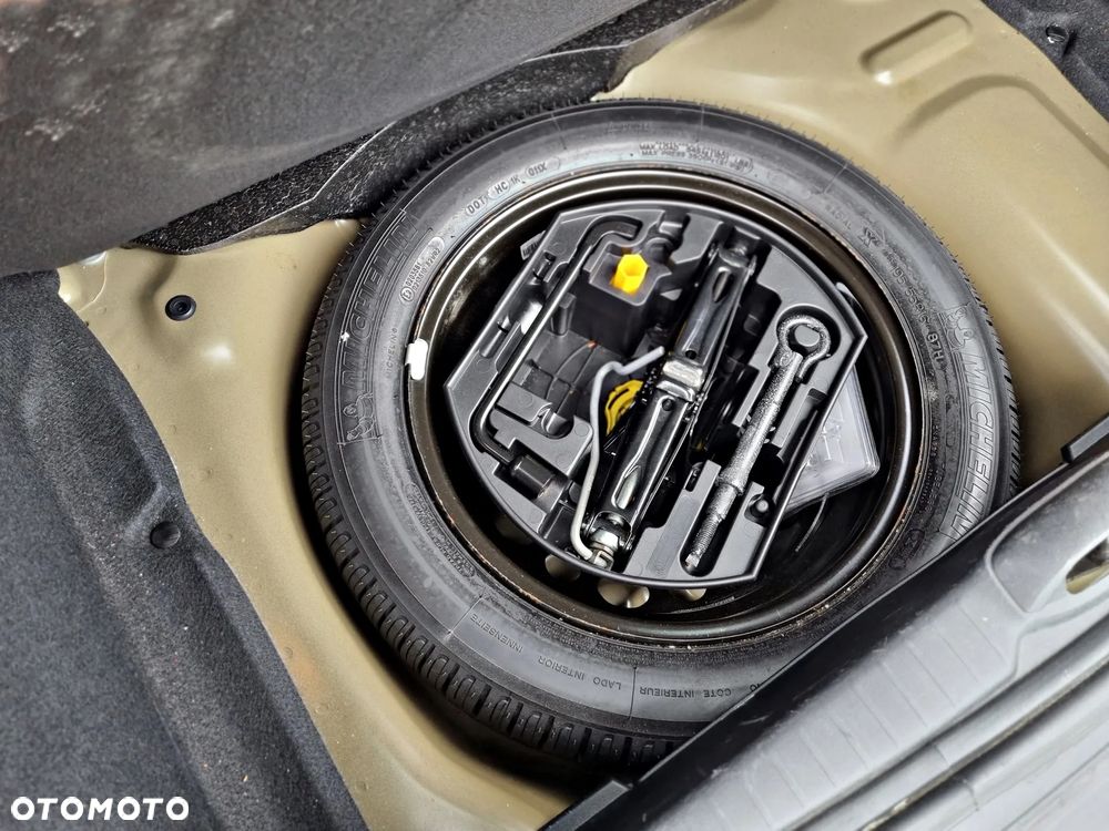 Peugeot 208 PureTech 82 Start & Stop Allure - 16