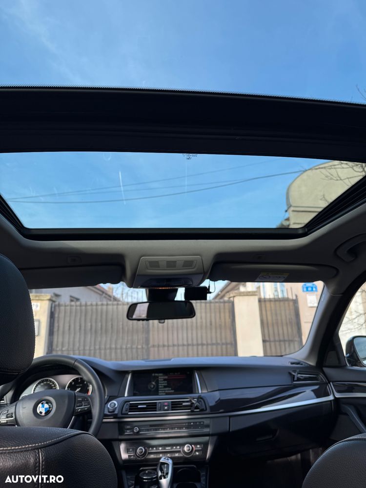 BMW Seria 5 525d xDrive - 12