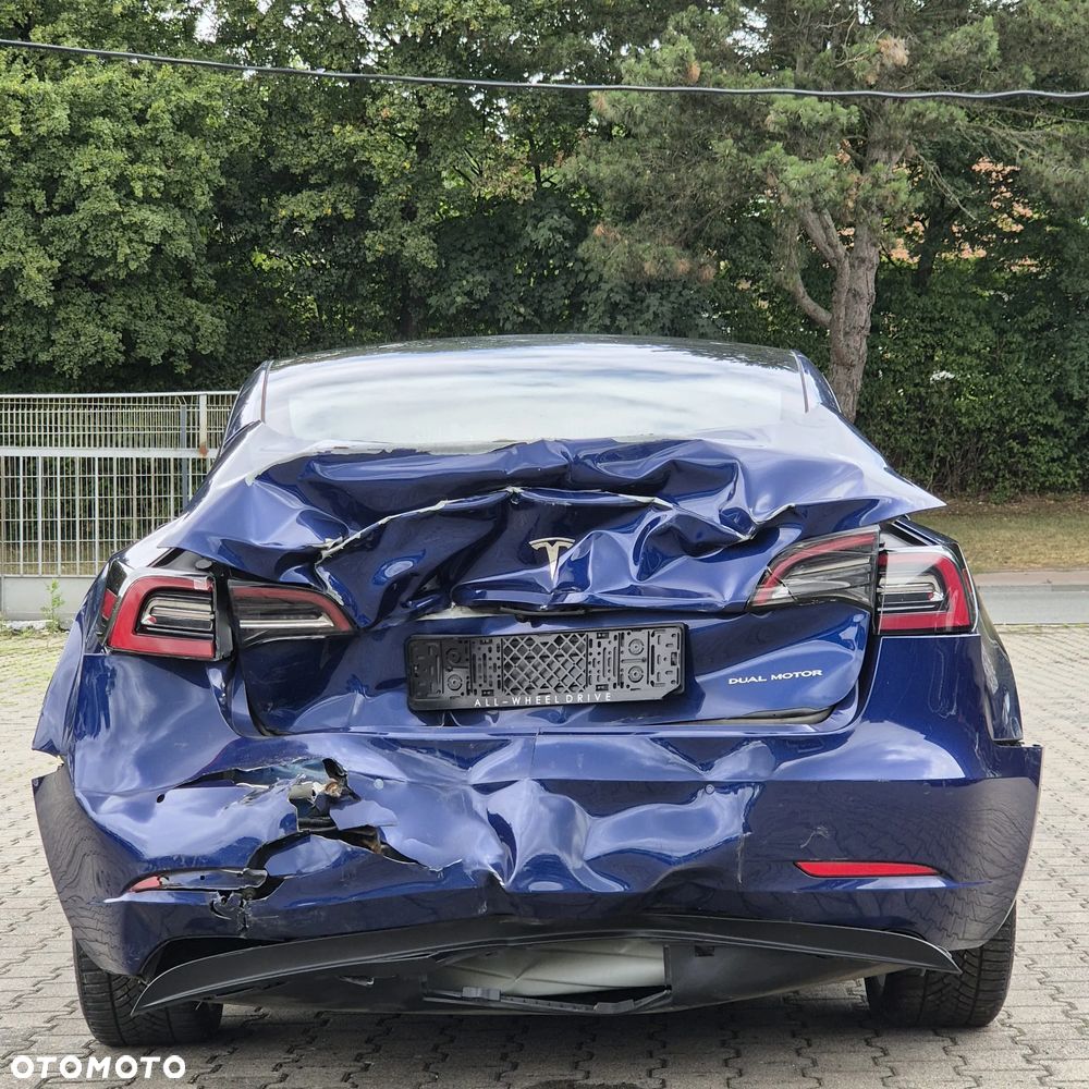 Tesla Model 3 - 7