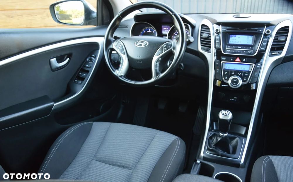 Hyundai i30 Kombi 1.6 CRDI Family - 23