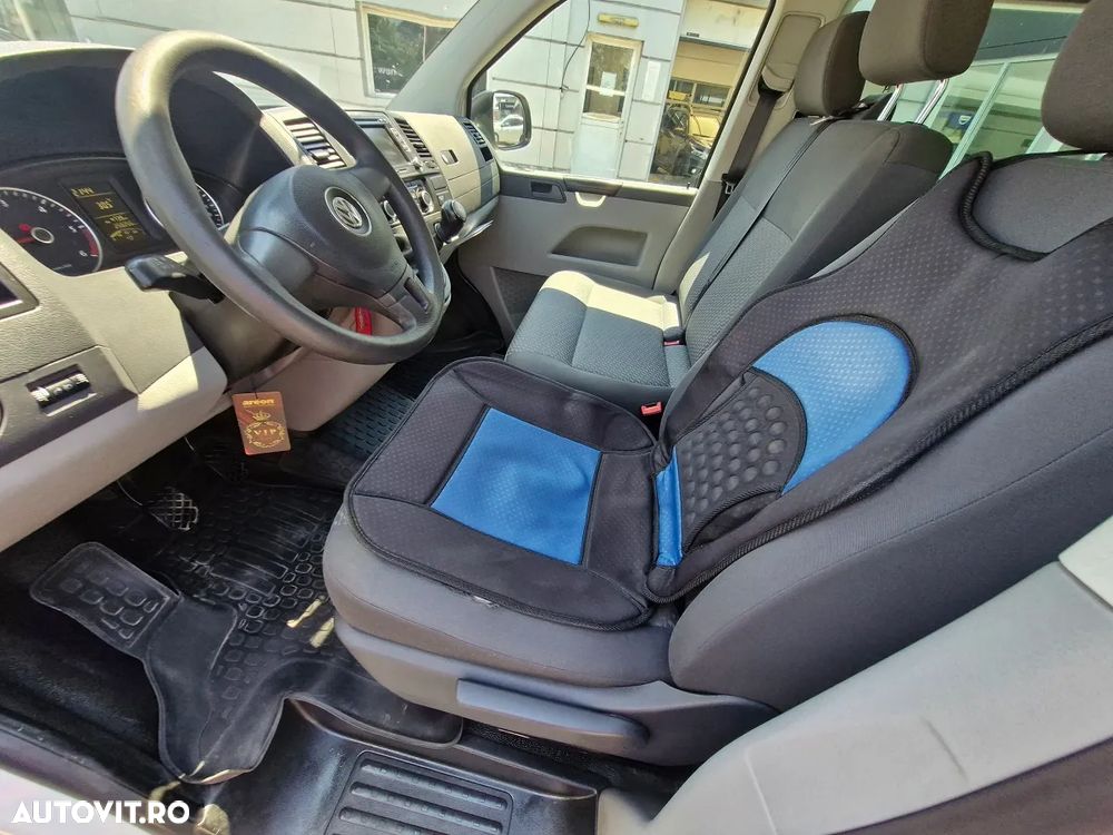 Volkswagen Caravelle - 11
