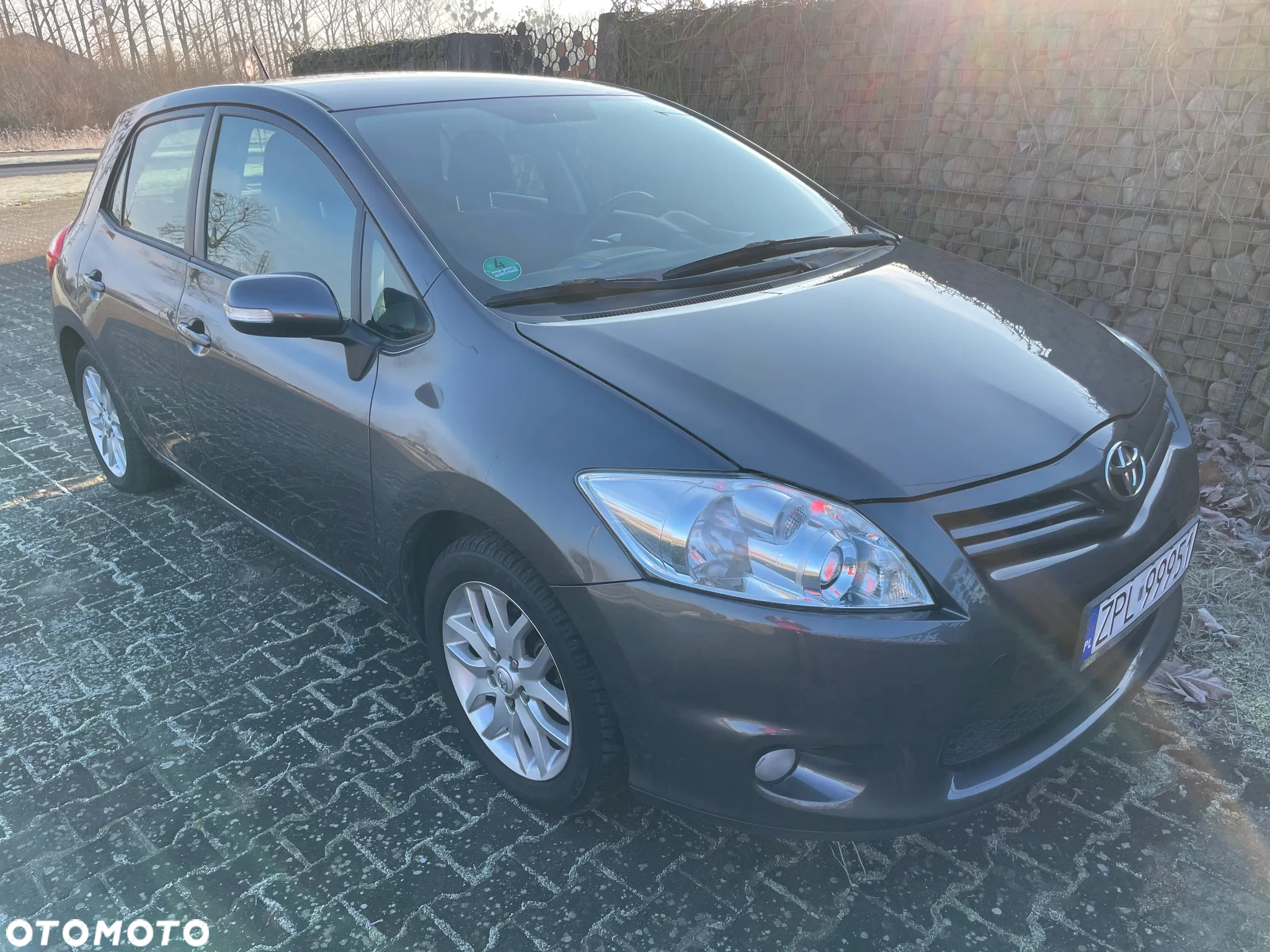 Toyota Auris 1.6 Premium + - 7