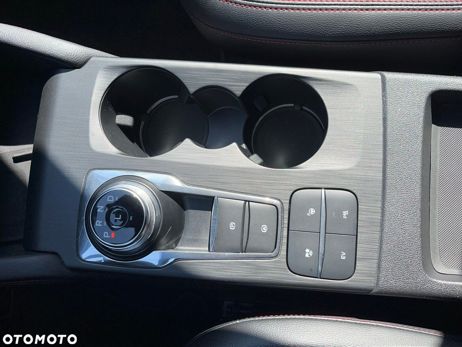 Ford Kuga - 27