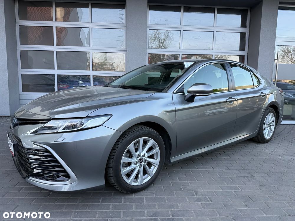 Toyota Camry 2.5 Hybrid Comfort CVT - 24