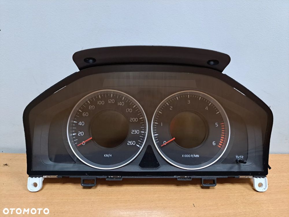 Volvo S60 V60 S80 V70 XC60 licznik zegary Diesel 31327581