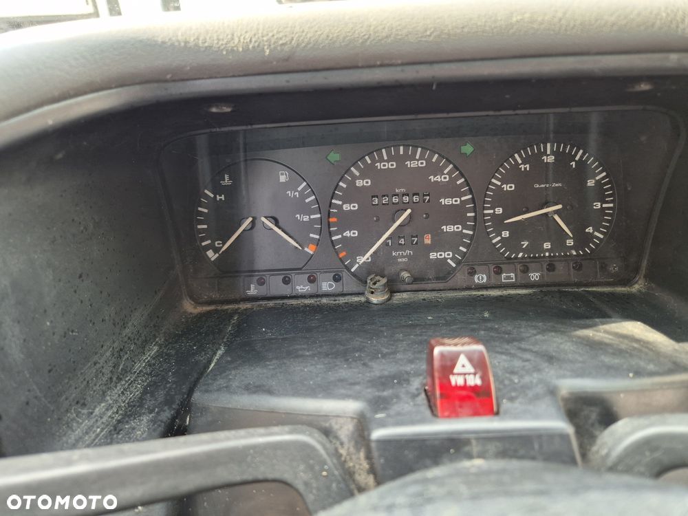Volkswagen Transporter - 4