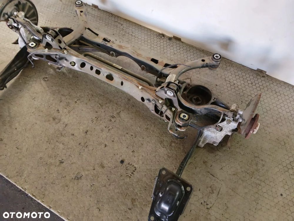 3Q0505235AC sanki belka tyl os Audi Q3 83A VW Passat B8 czesci - 2