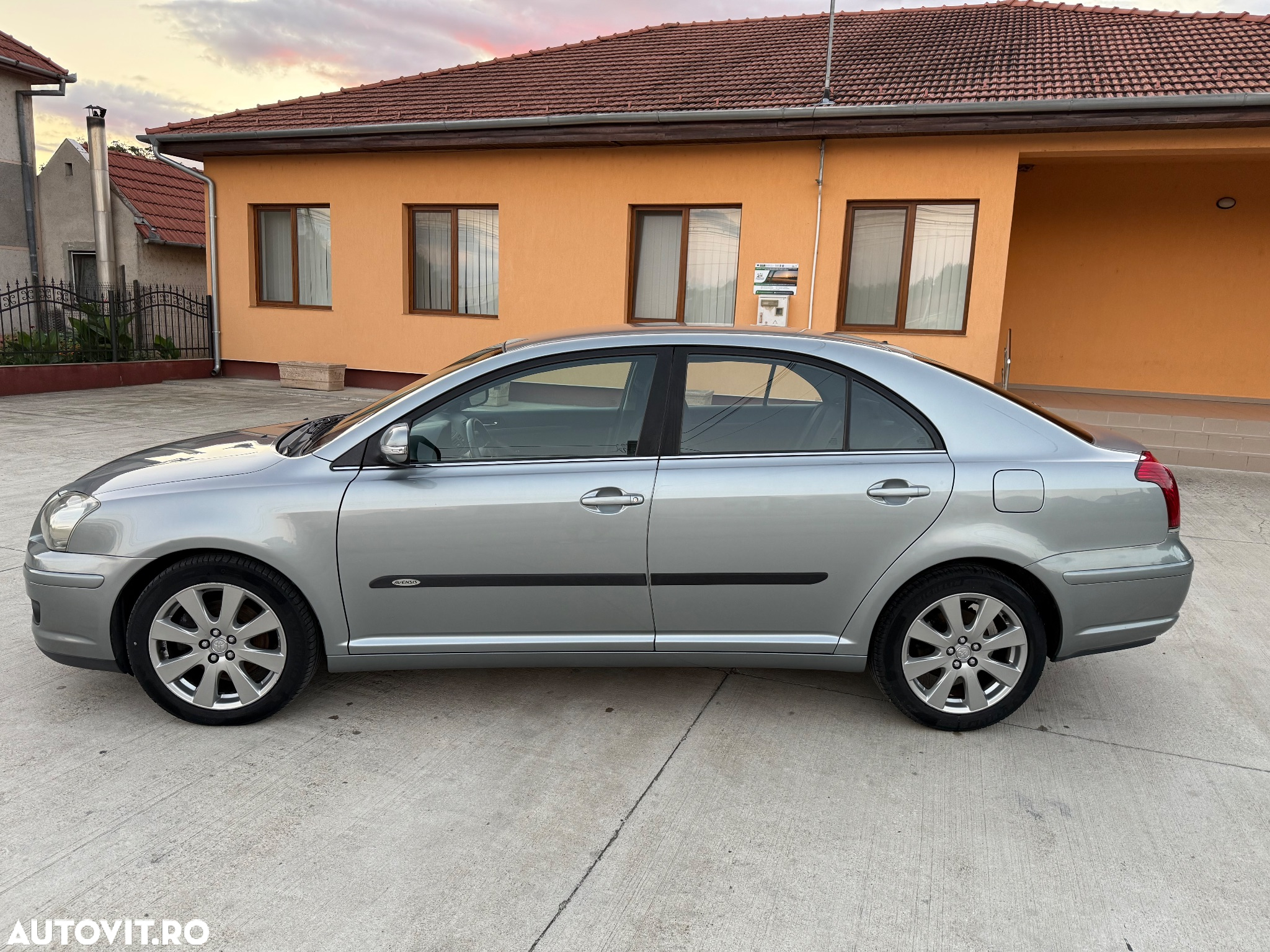 Toyota Avensis 2.0 D-4D Navi chrome - 14