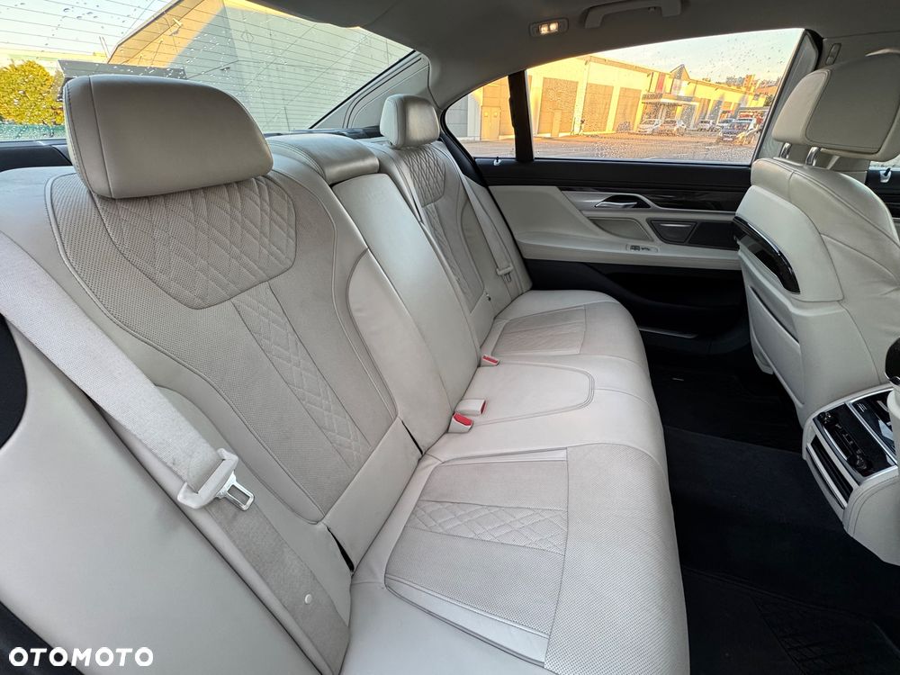BMW Seria 7 740Li xDrive - 11