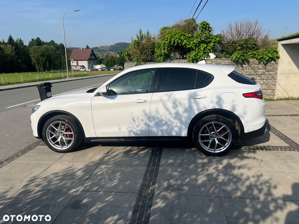 Alfa Romeo Stelvio 2.2 16V AT8 Q4 B-Tech - 9