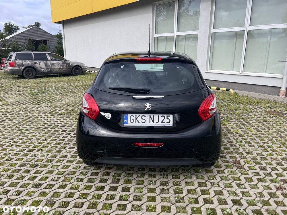 Peugeot 208 2014 photo 5