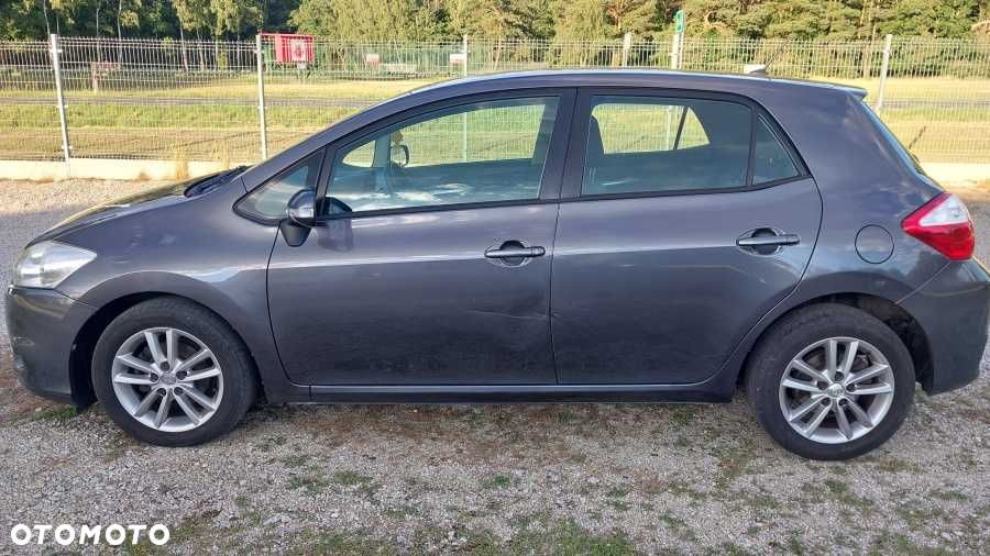 Toyota Auris - 2