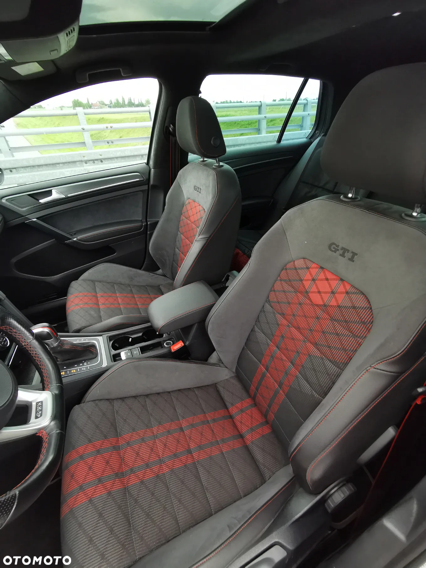 Volkswagen Golf VII 2.0 TSI GTI TCR DSG - 2