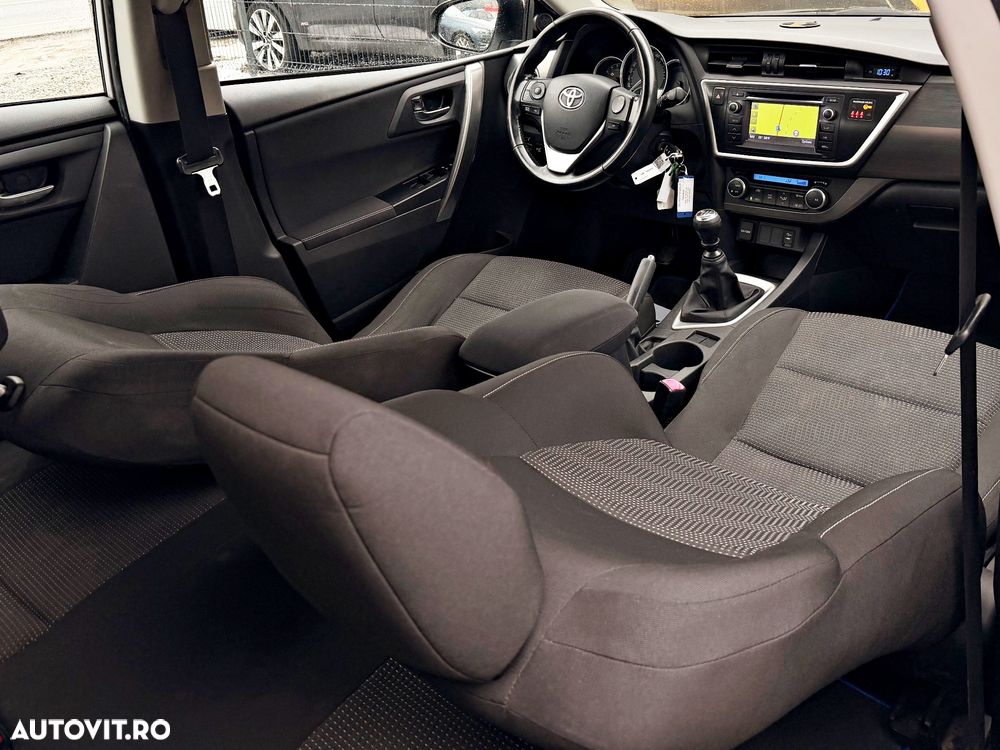 Toyota Auris 1.4 D-4D Unique - 6