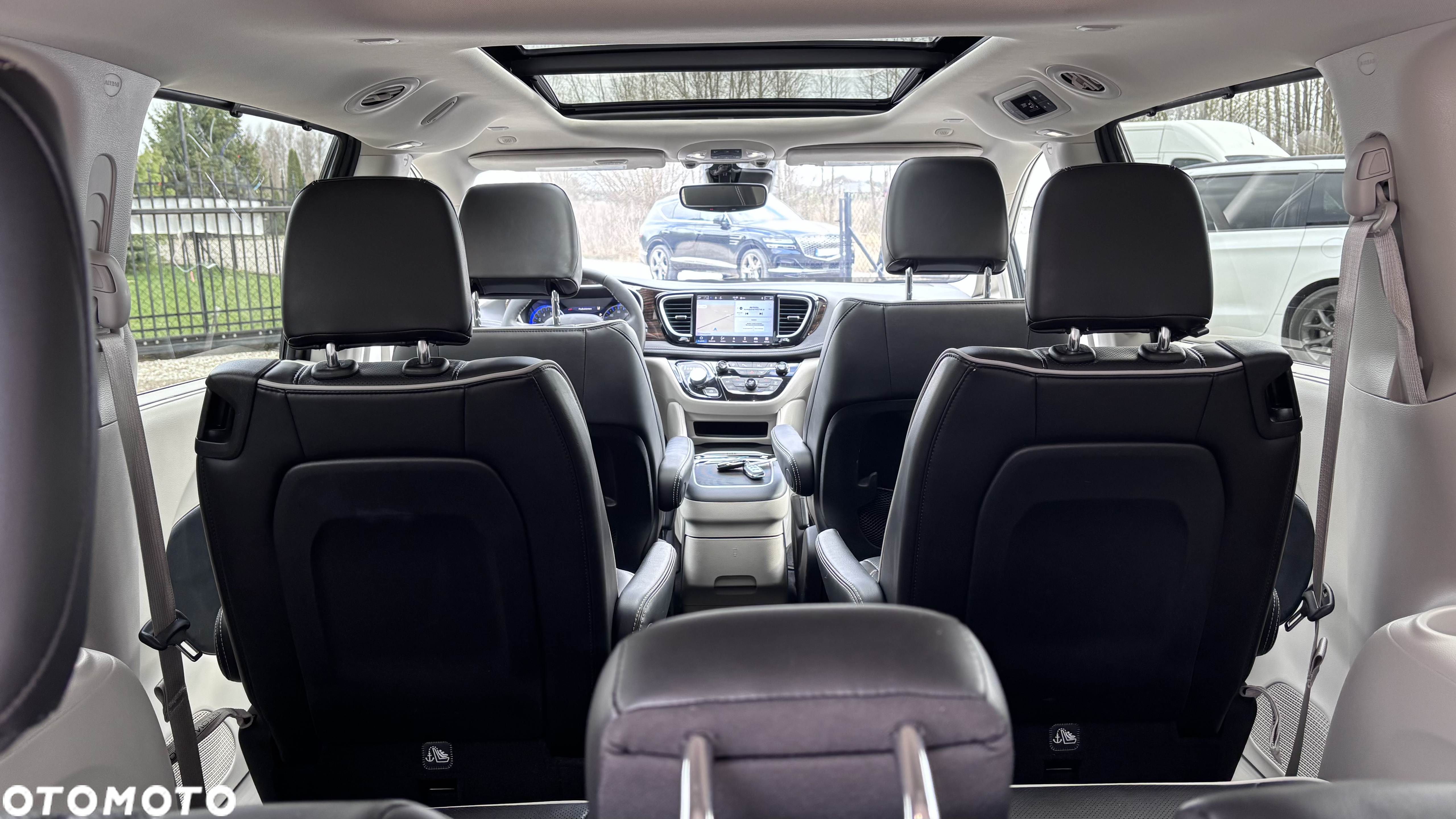 Chrysler Pacifica - 19