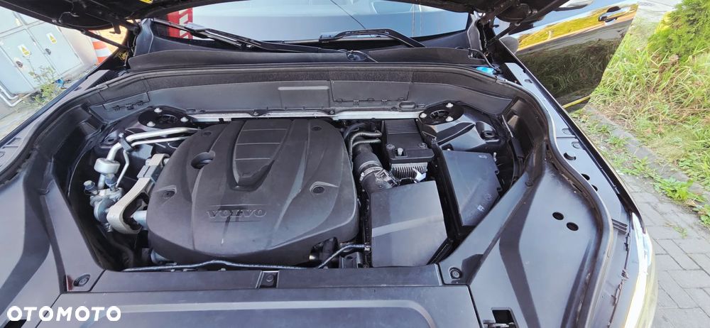 Volvo XC 90 D5 AWD Geartronic RDesign - 34