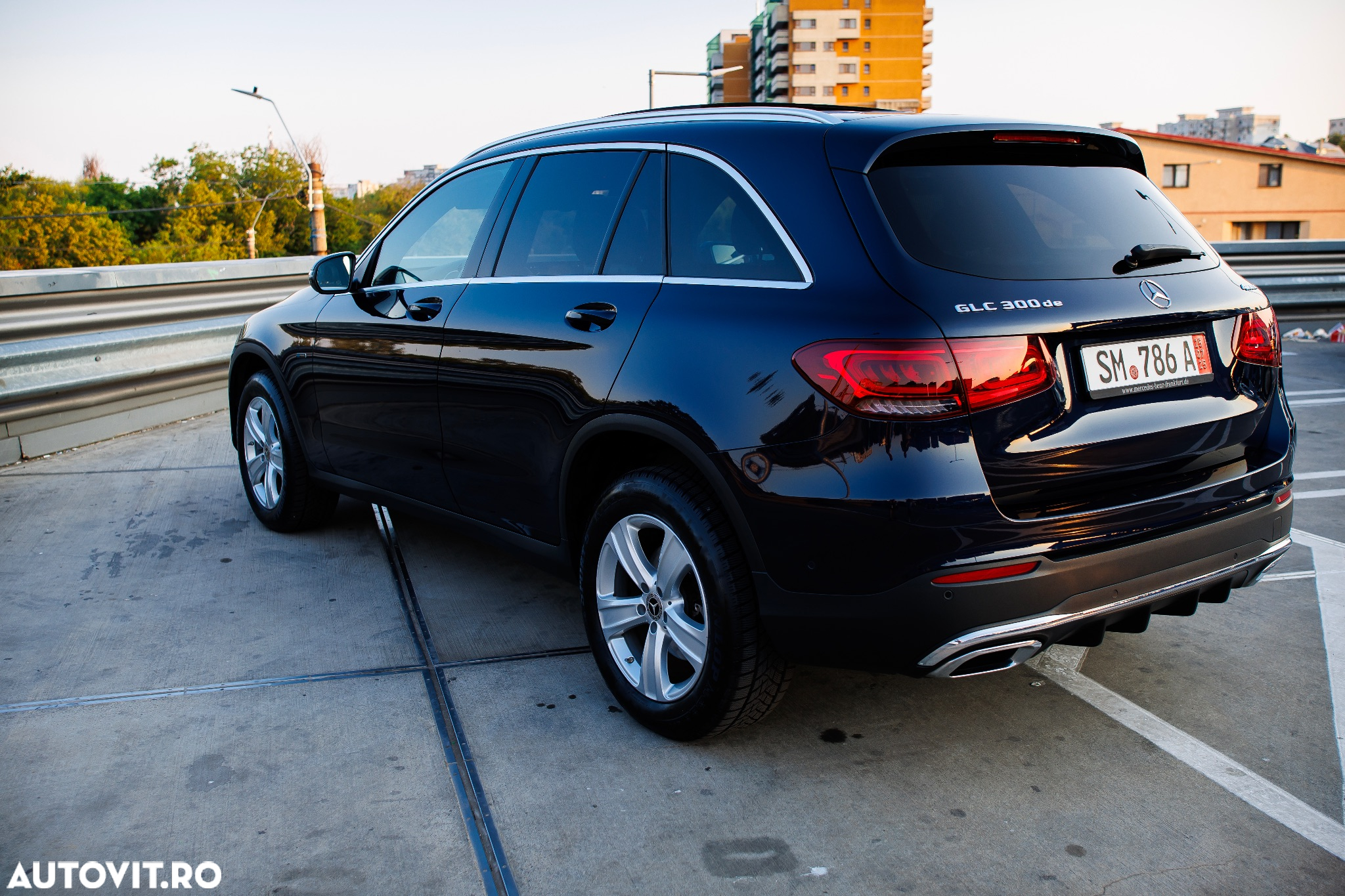 Mercedes-Benz GLC 300 de 4Matic 9G-TRONIC AMG Line - 4