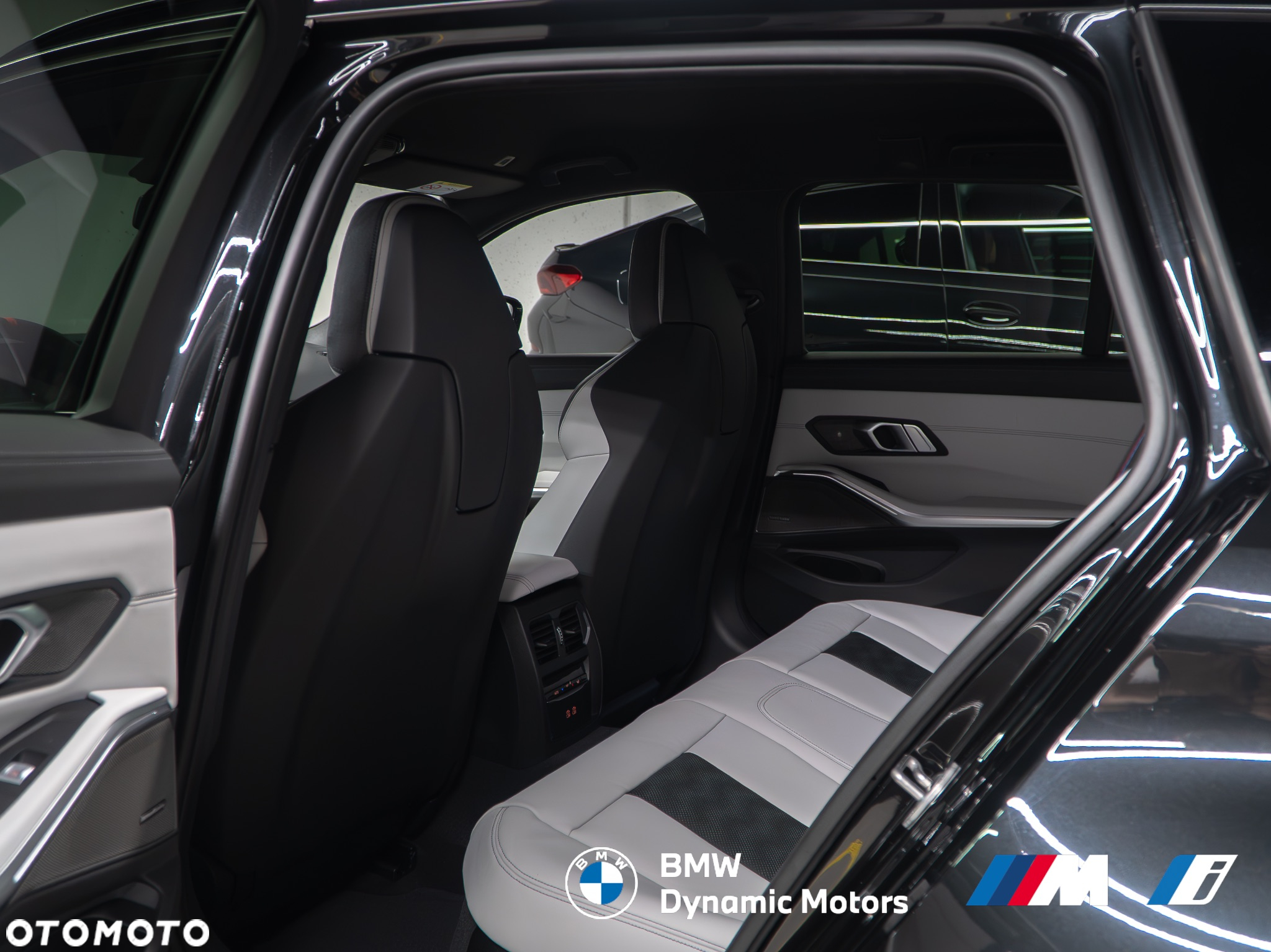 BMW M3 Competition Touring M xDrive - 25