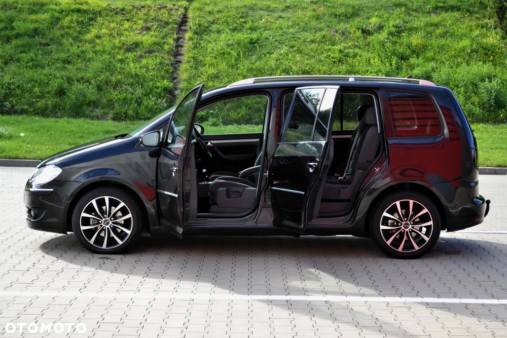 Volkswagen Touran 1.9 TDI DPF DSG Highline - 26