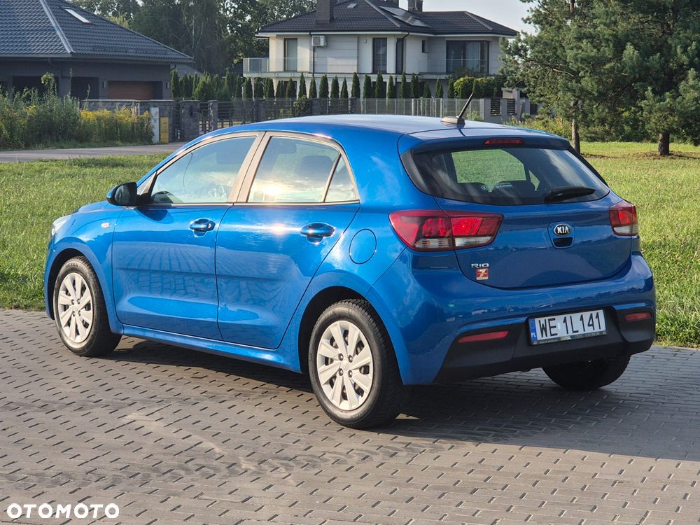 Kia Rio 1.2 L - 3
