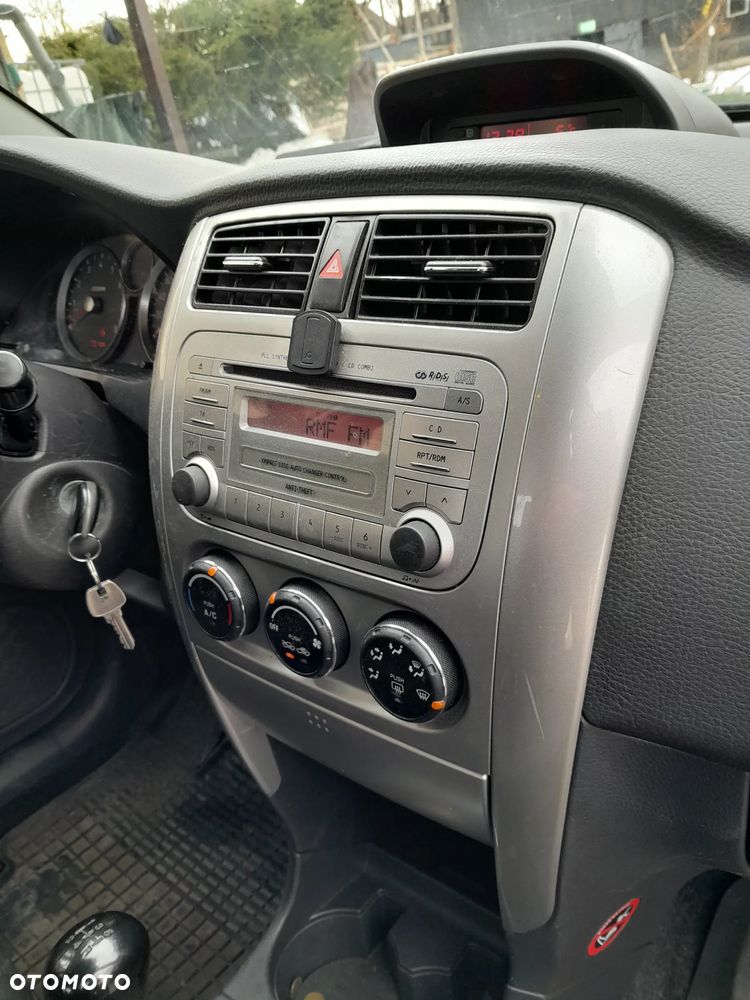 Suzuki Liana Kombi 1.6 4WD Comfort - 13