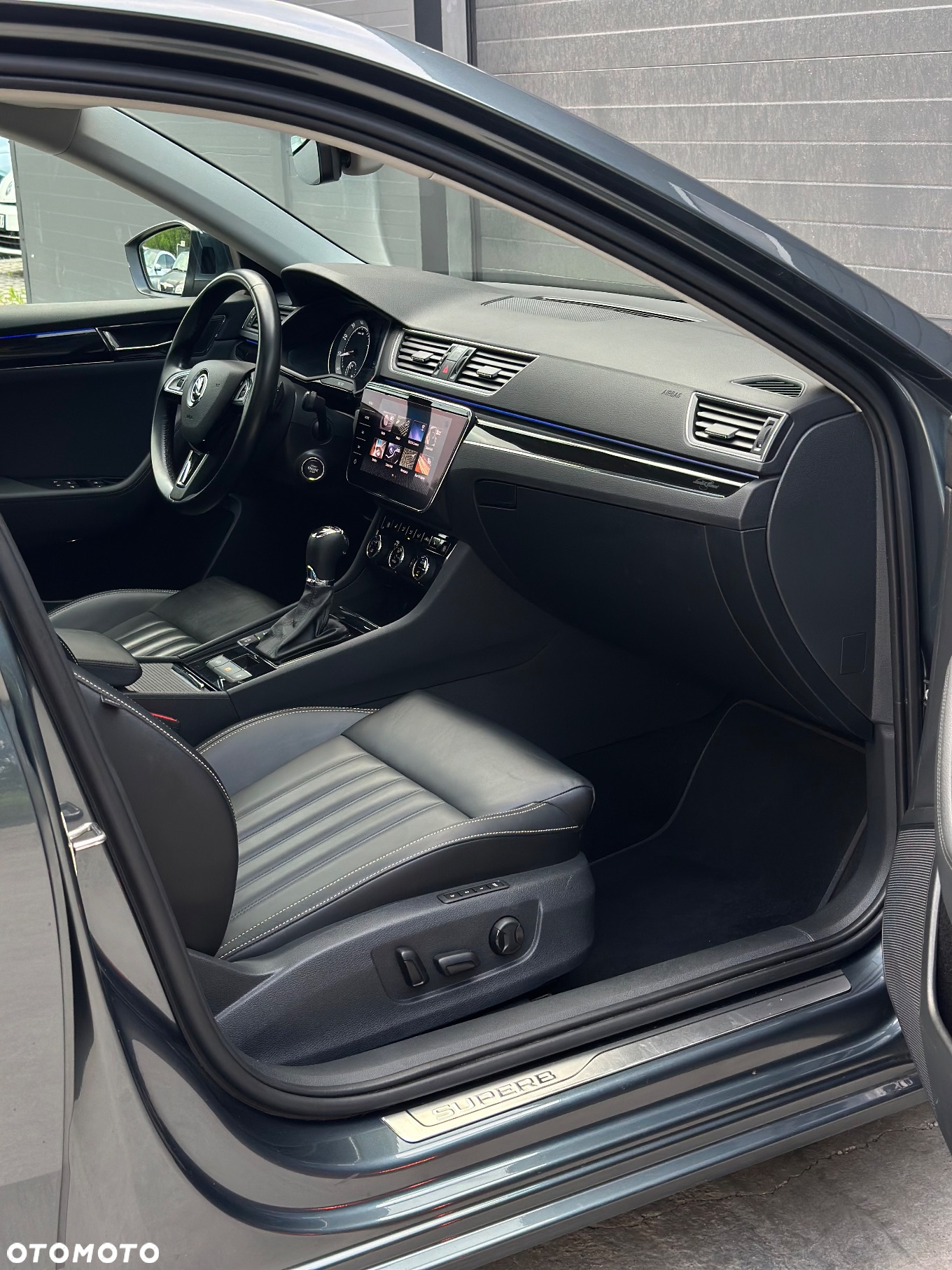 Skoda Superb 2.0 TSI L&K DSG - 32
