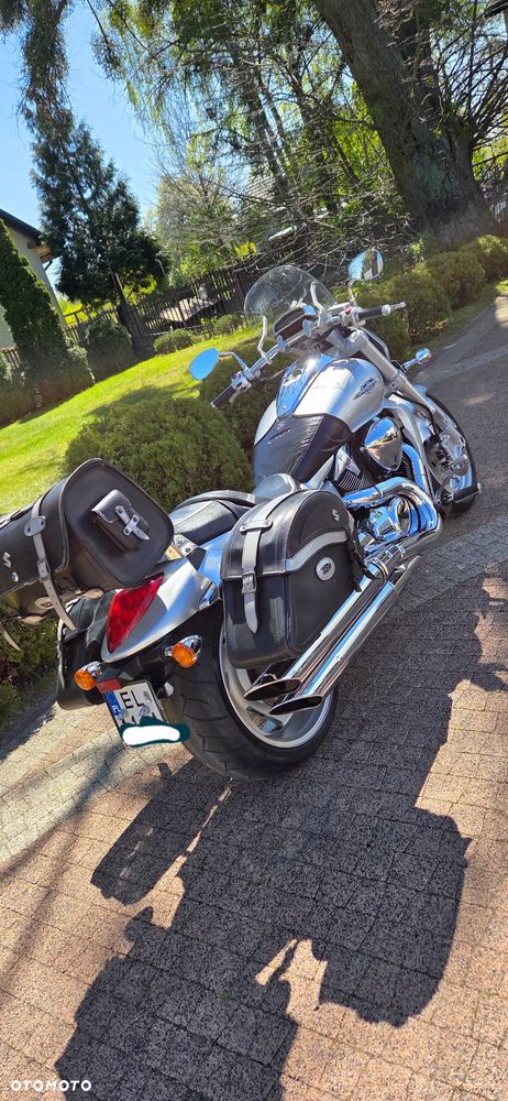 Suzuki Intruder - 10