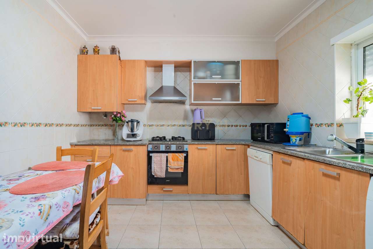 Apartamento T3 Rés-do-Chão com Garagem | Excelente Localização | Marin