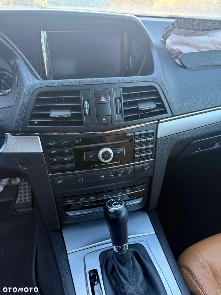 Mercedes-Benz Klasa E 250 Cabrio 7G-TRONIC Sport Edition - 11