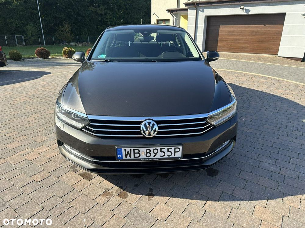 Volkswagen Passat - 2