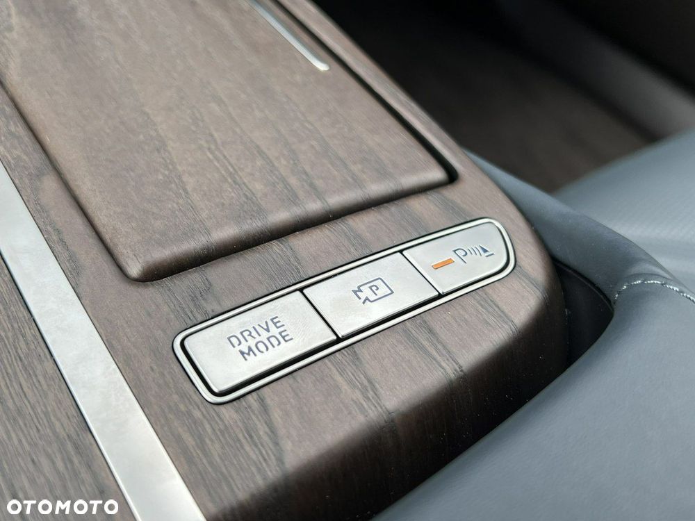 Genesis G80 - 24