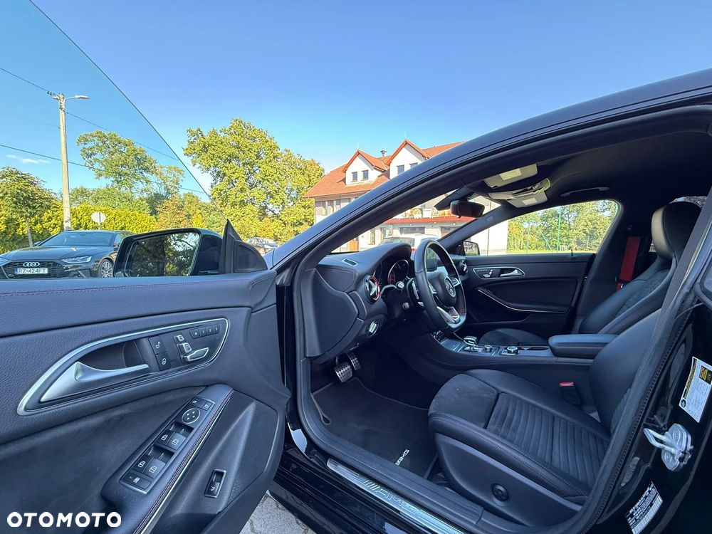 Mercedes-Benz CLA AMG 45 4-Matic - 14