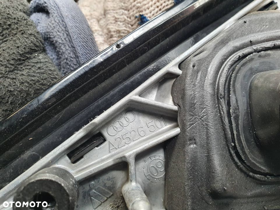 LUSTERKO LEWE AUDI A8 D4  14+2PIN EU LY8X - 2