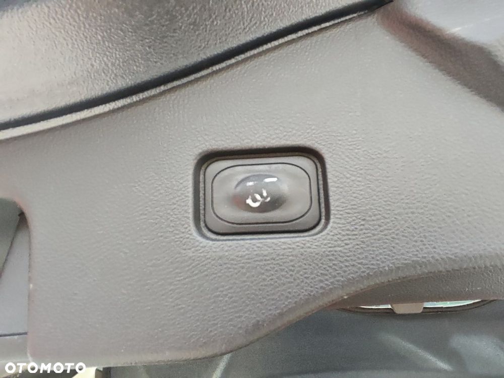 Ford Mondeo 2.0 TDCi Titanium PowerShift - 24