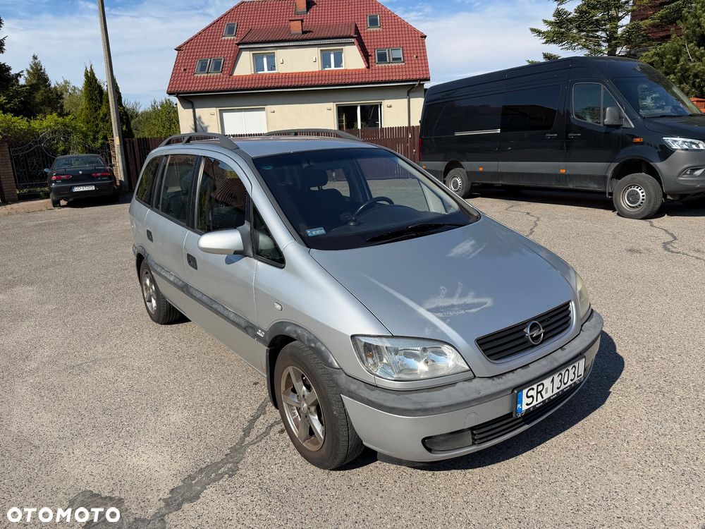 Opel Zafira 1.8 16V Comfort - 1