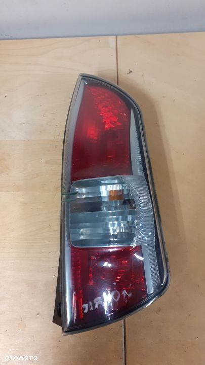 DAIHATSU SIRION II 2 lampa tył prawa - 1