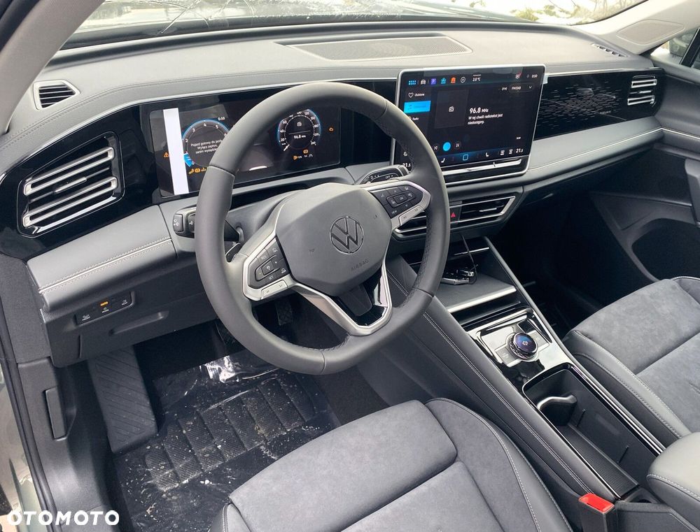 Volkswagen Tiguan - 10