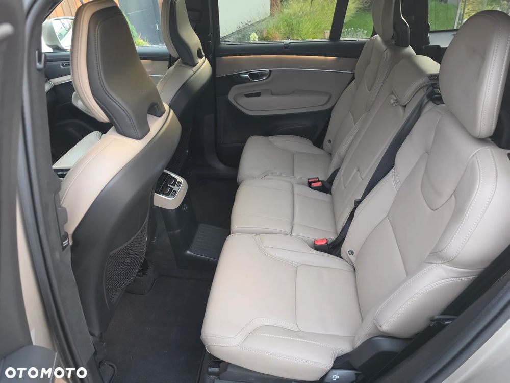 Volvo XC 90 - 7