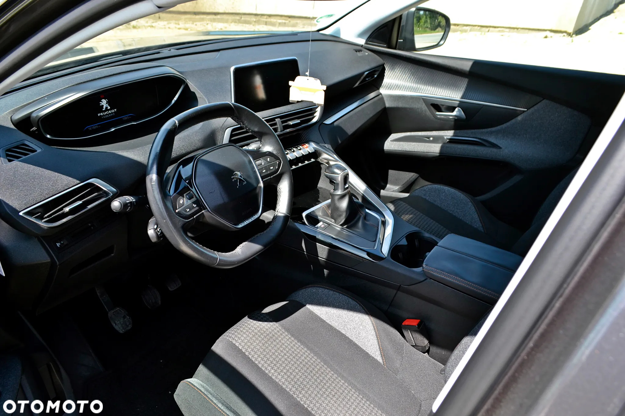 Peugeot 5008 1.6 BlueHDi Allure 7os - 17