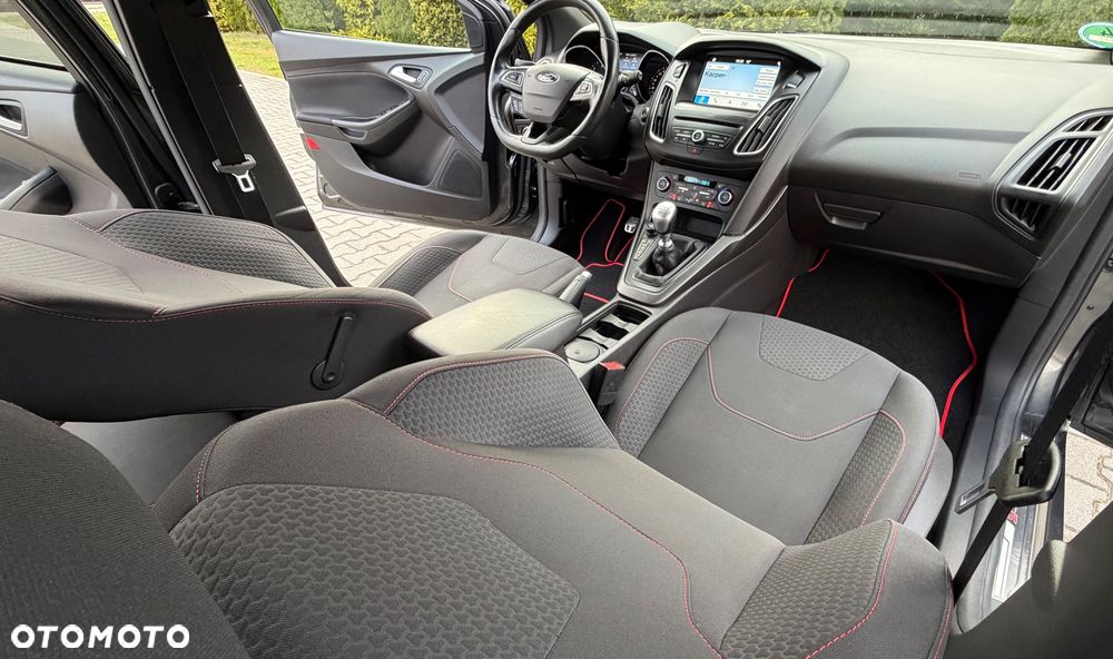 Ford Focus - 23