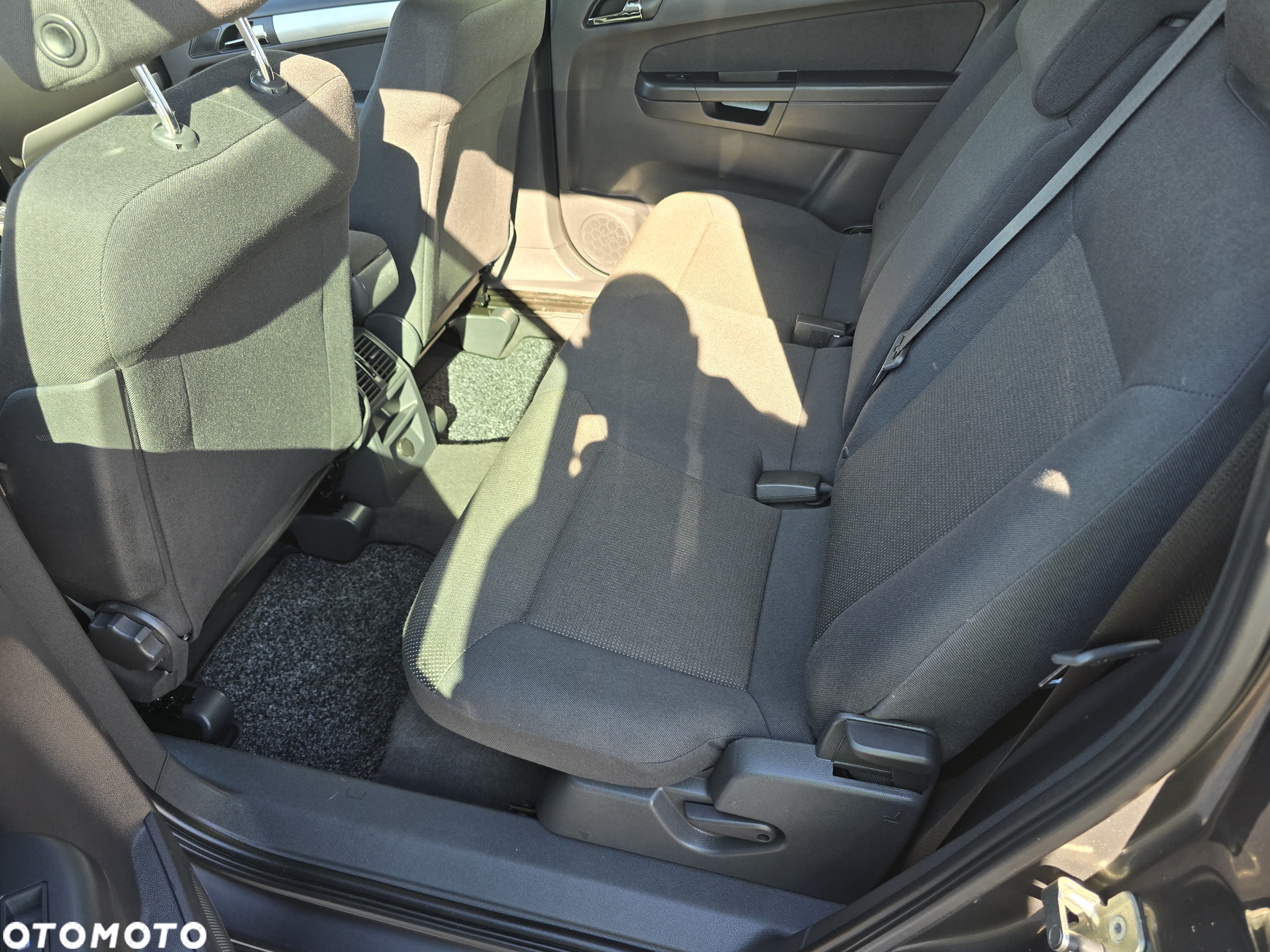 Opel Zafira 1.8 Cosmo EU5 - 18