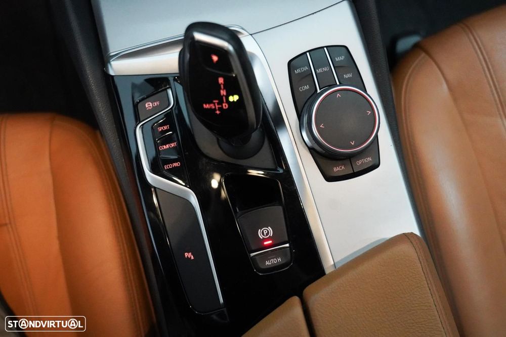 BMW 520 d Auto - 17