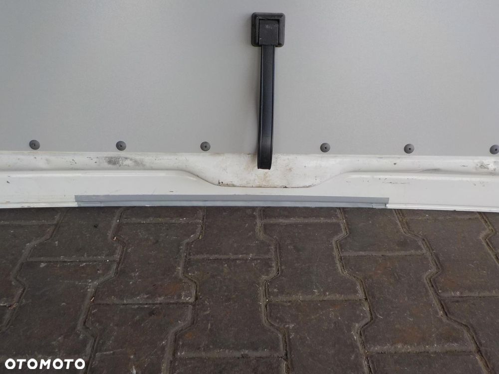 VW T5 KLAPA TYŁ TYLNA Z SZYBĄ - 10